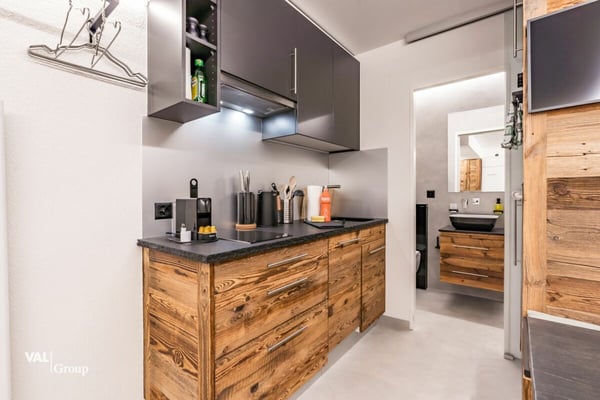 Studio entièrement rénové avec piscine, sauna, tennis 3