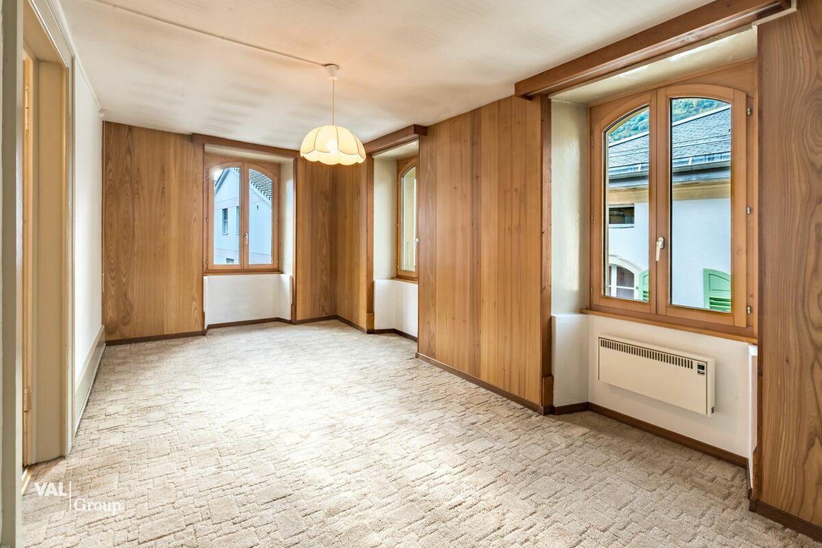 Nostalgie trifft Potenzial: Grosszügige 4.5 Zimmer-Wohnung mit Seele