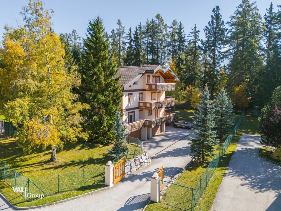Spacieux duplex en attique, dans petite résidence à deux pas du Golf