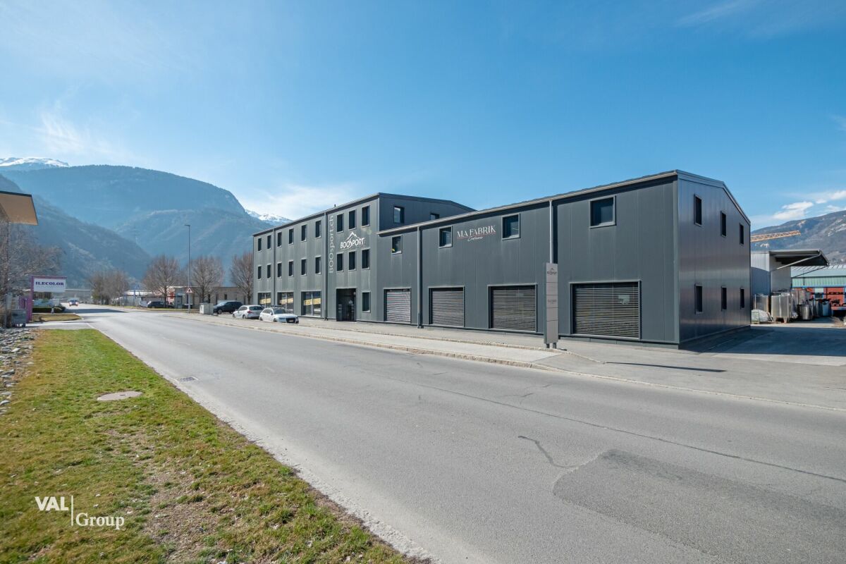 Moderne halle commerciale avec rendement attractif