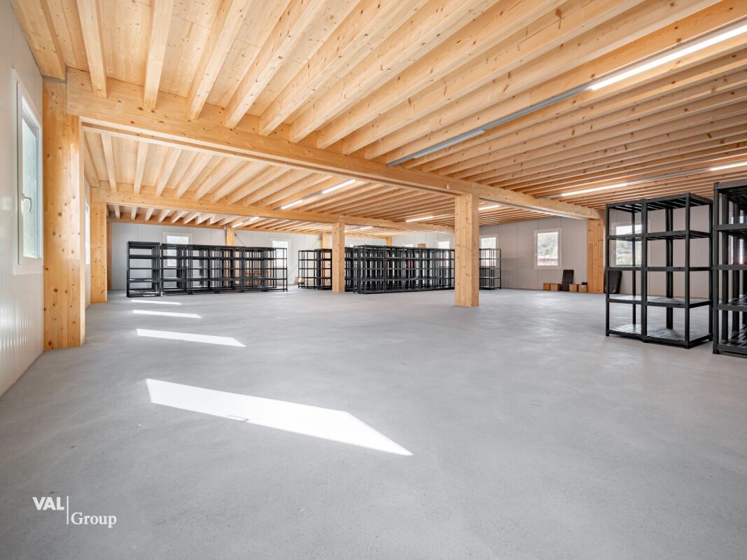 Moderne halle commerciale avec rendement attractif