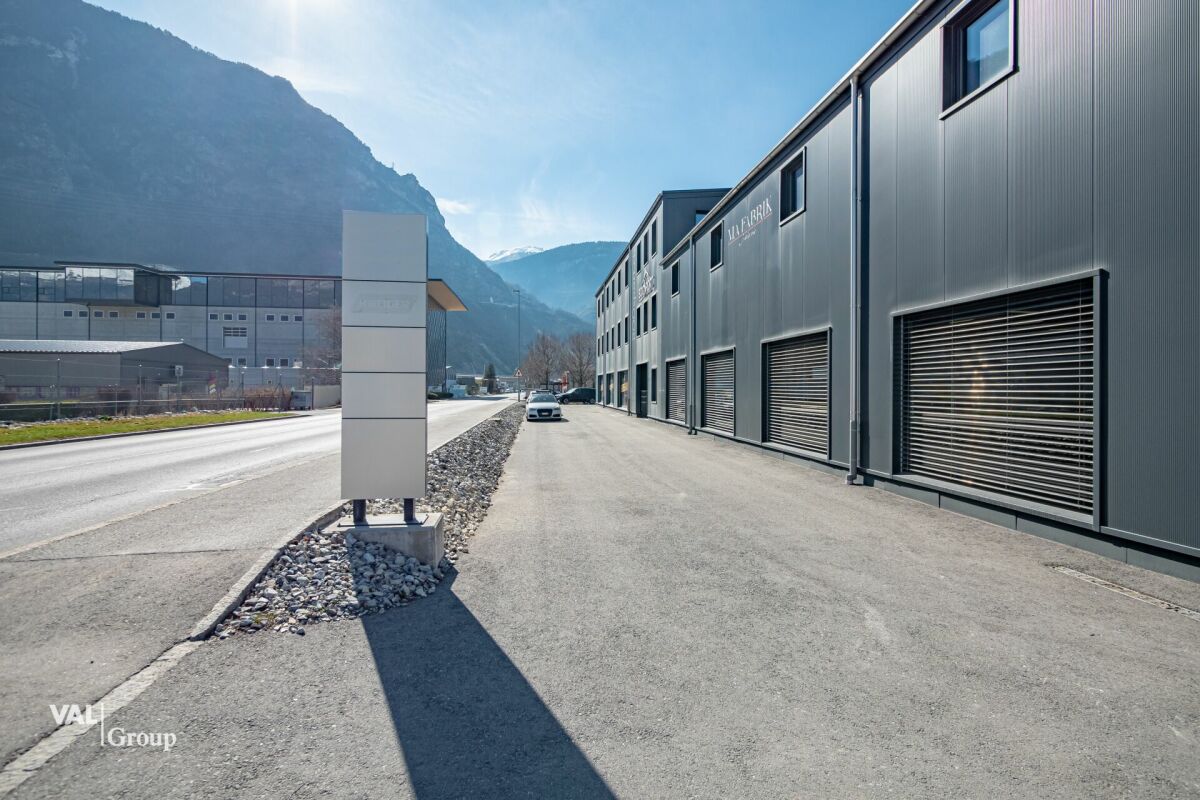 Moderne halle commerciale avec rendement attractif