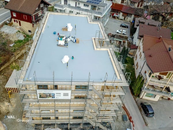 Aussergewöhnliche 5.5-Zimmer Attikawohnung in Steg 3