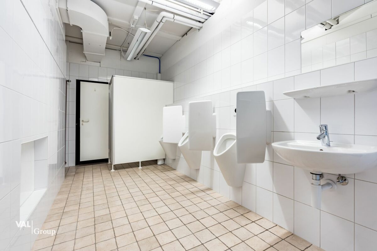 Espace administratif moderne et lumineux
