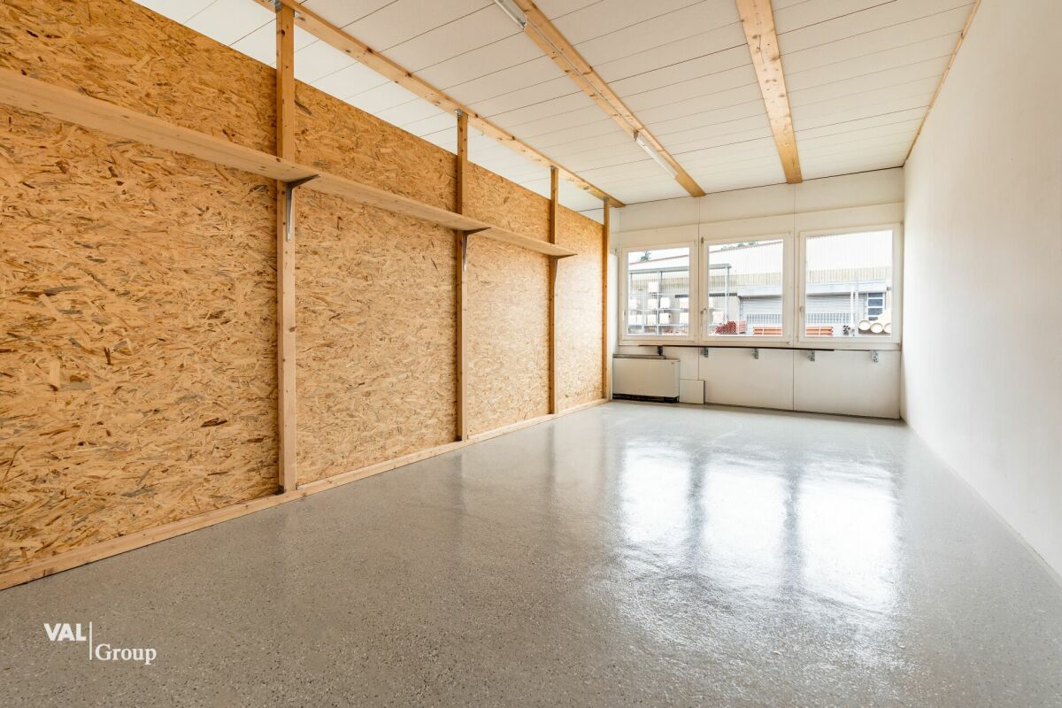 Espace administratif moderne et lumineux