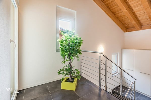 grosszügiges Haus mit zwei Einheiten und Baulandparzelle 10