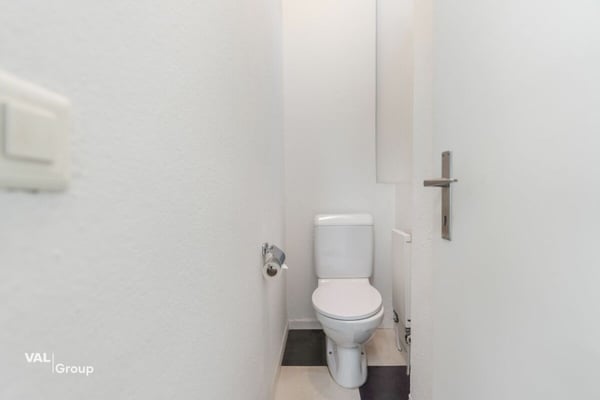 Laden- & Bürofläche am Stadtplatz Brig - 2 Etagen, Schaufenster, klimatisiert 9