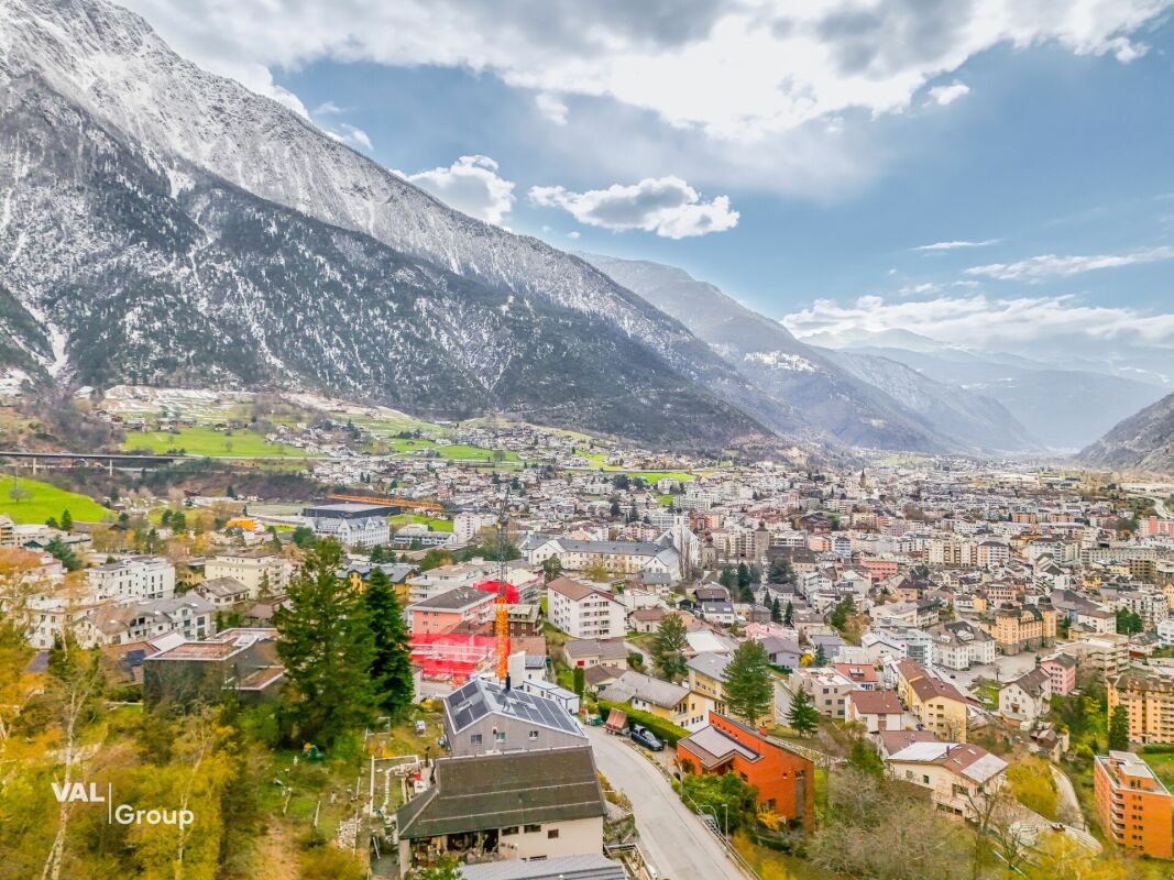 Exclusive semi-detached house above the roofs of Brig-Glis