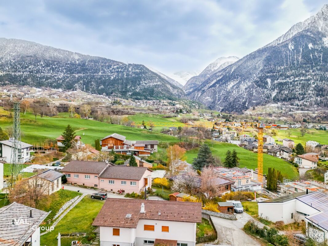 Exclusive semi-detached house above the roofs of Brig-Glis