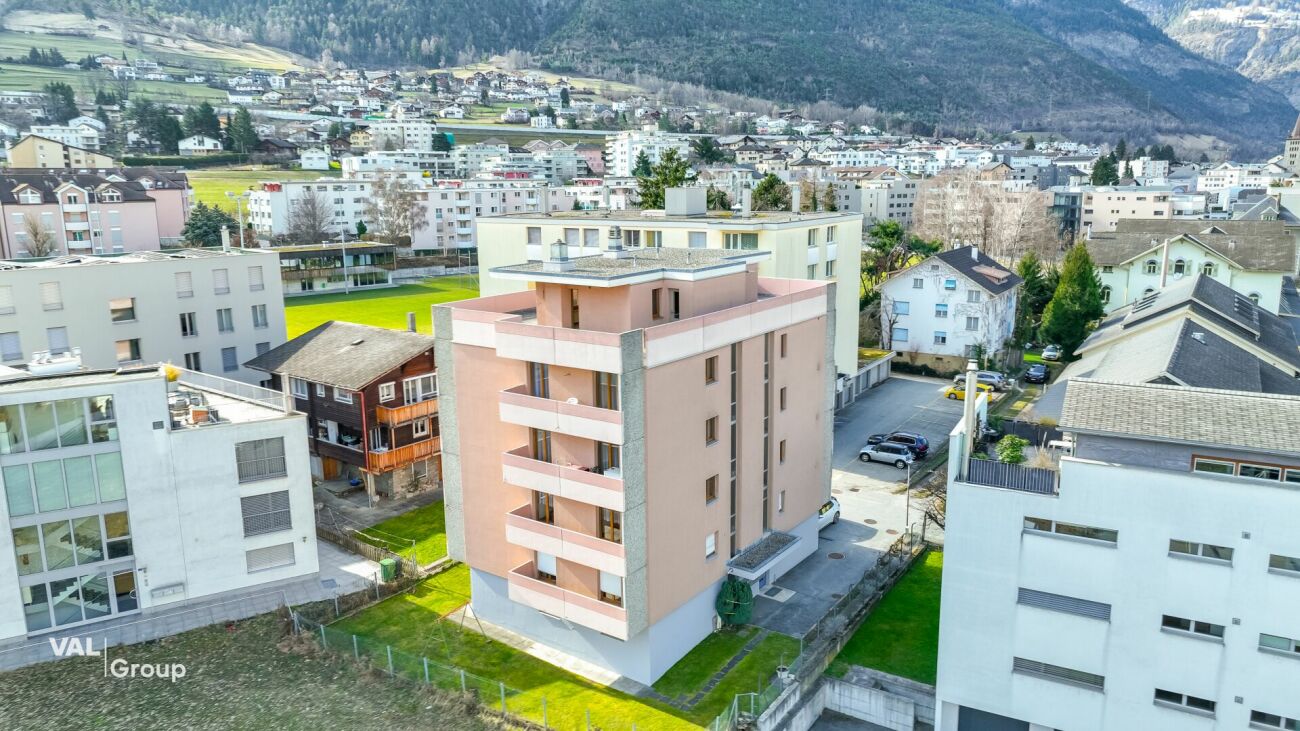 Abitazione spaziosa in posizione centrale a Brig-Glis - con balcone su tutti i lati
