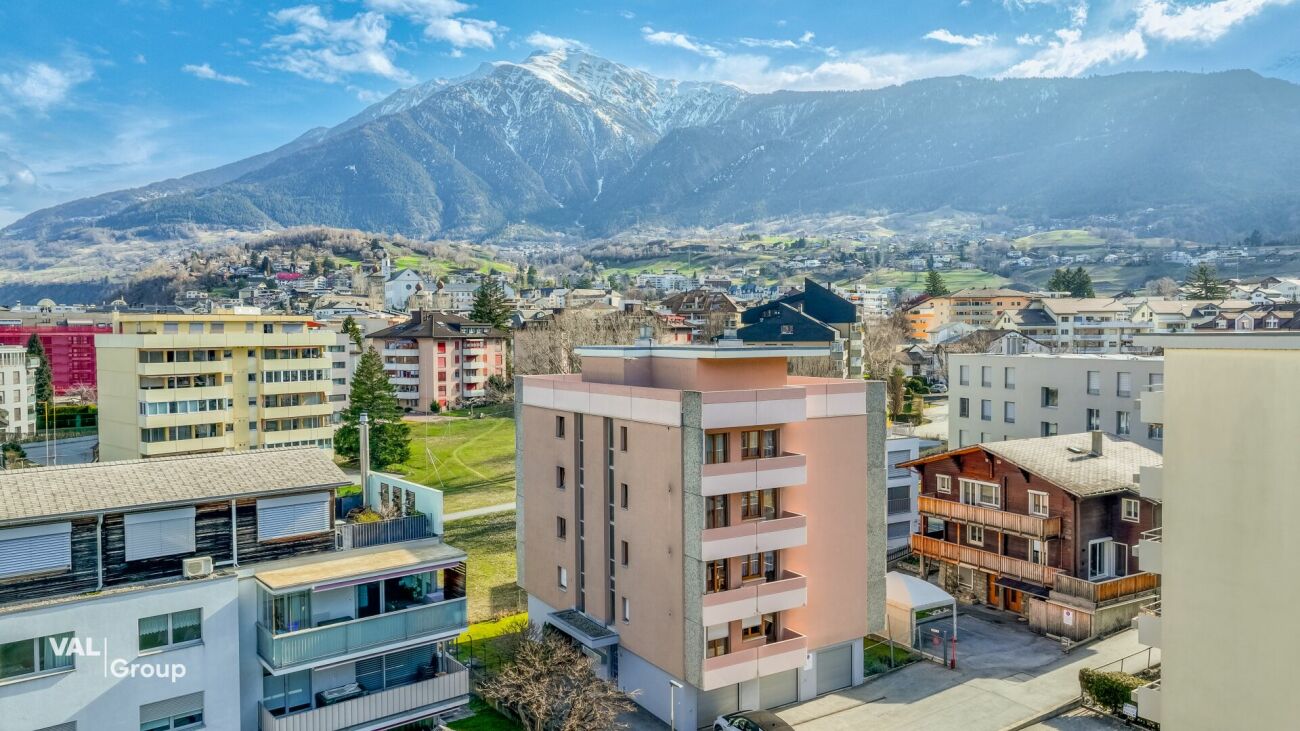 Abitazione spaziosa in posizione centrale a Brig-Glis - con balcone su tutti i lati