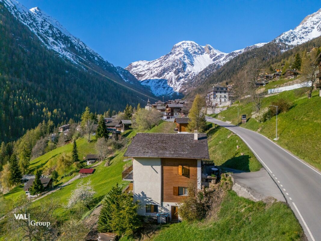 Superbe parcelle constructible à l'entrée de Grimentz, emplacement stratégique et potentiel exceptionnel