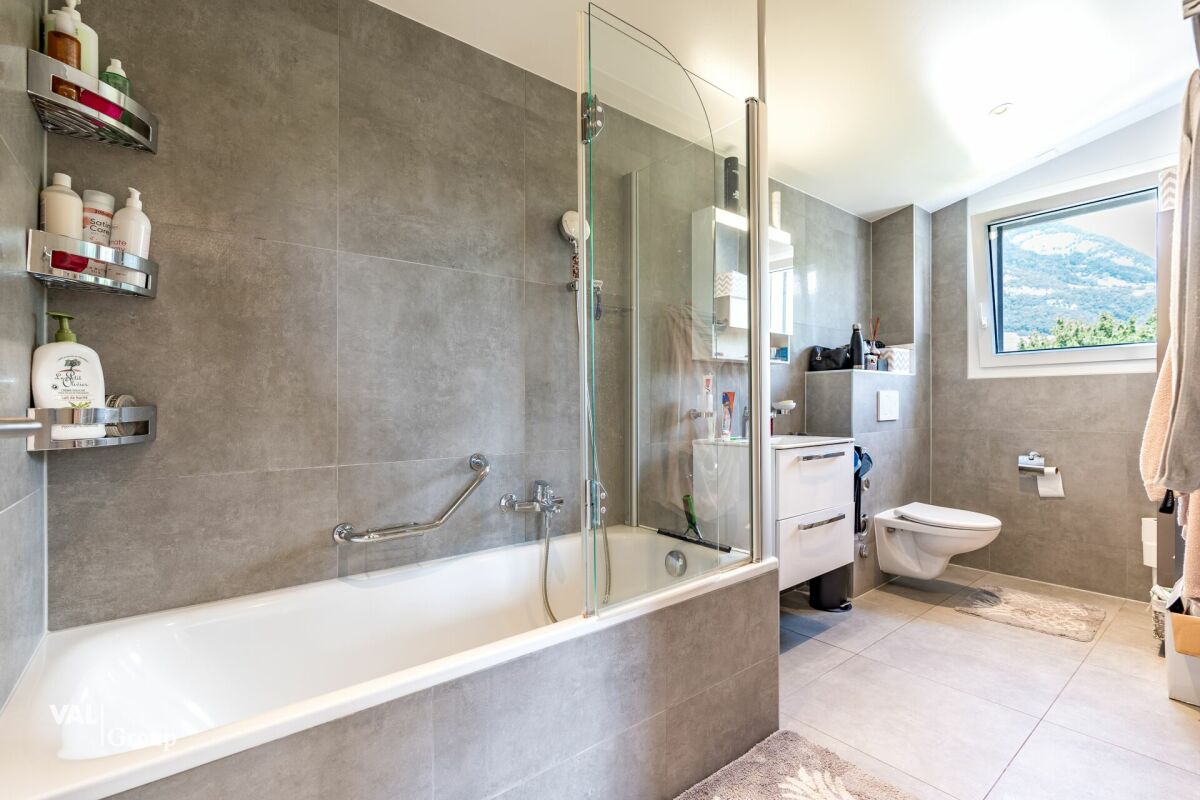 Magnifique duplex 4.5 pièces avec jardin, terrasses et place de parc souterraine incluse
