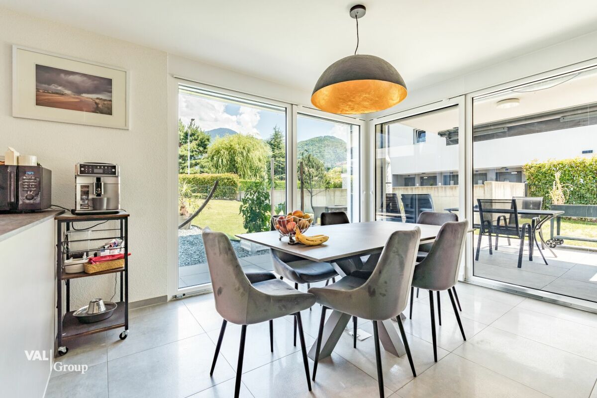Magnifique duplex 4.5 pièces avec jardin, terrasses et place de parc souterraine incluse