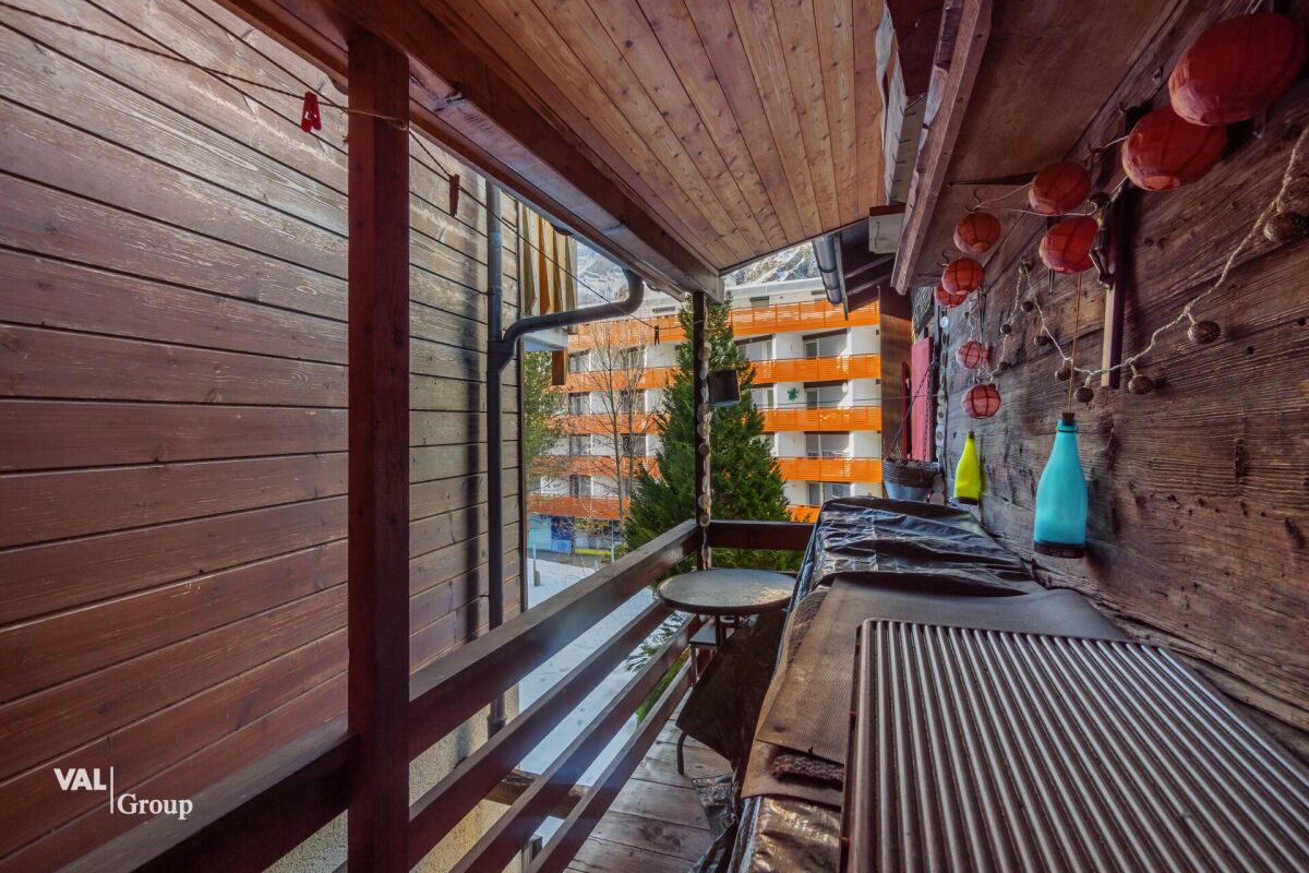 Traditionelles Walliser-Haus im Dorfkern von Leukerbad