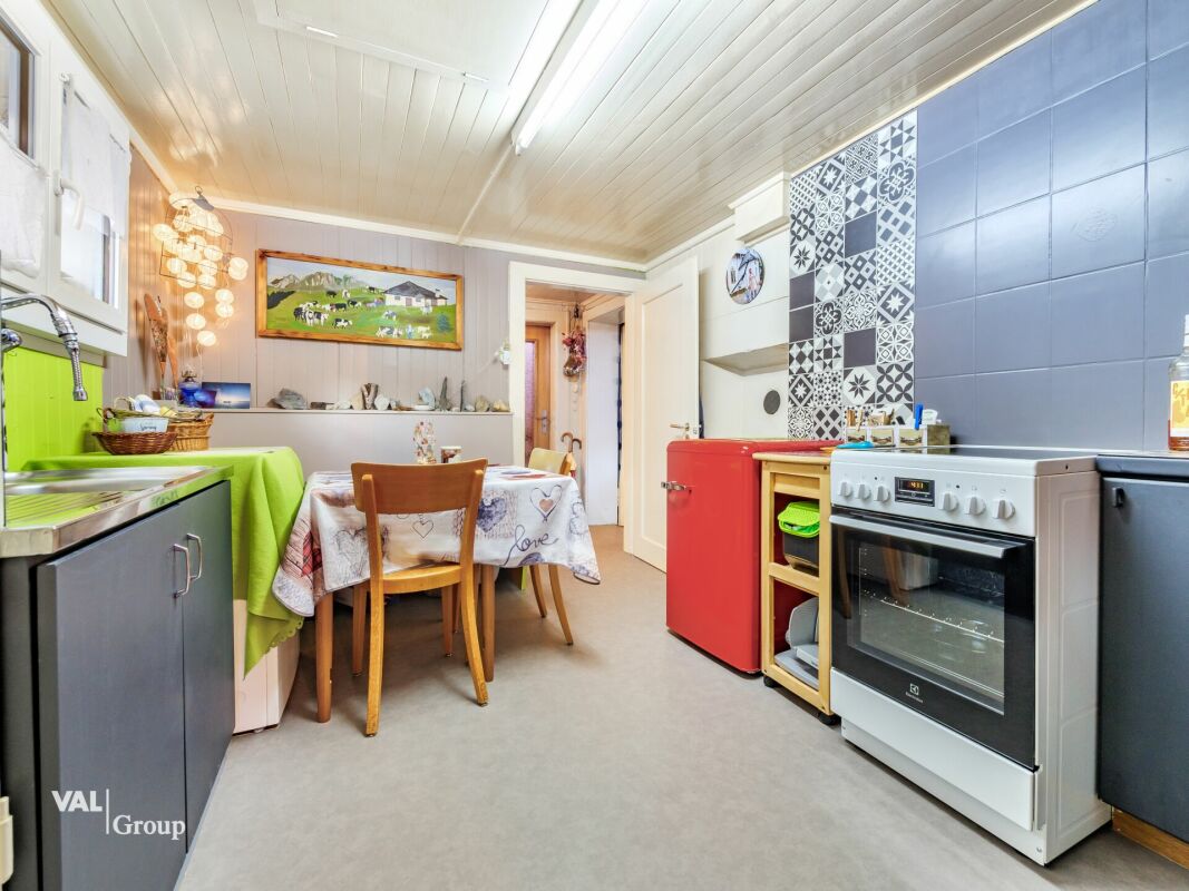 Traditionelles Walliser-Haus im Dorfkern von Leukerbad