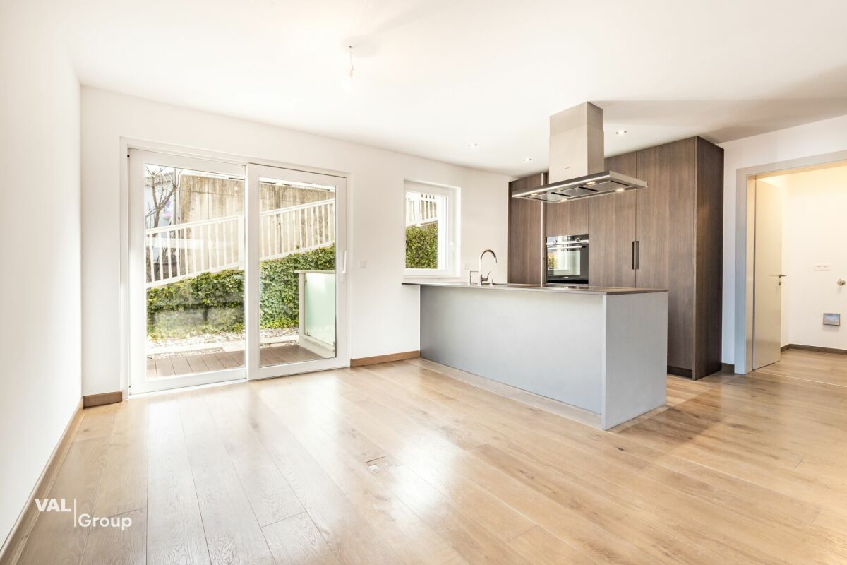 Spacieux appartement, dans maison de deux habitations