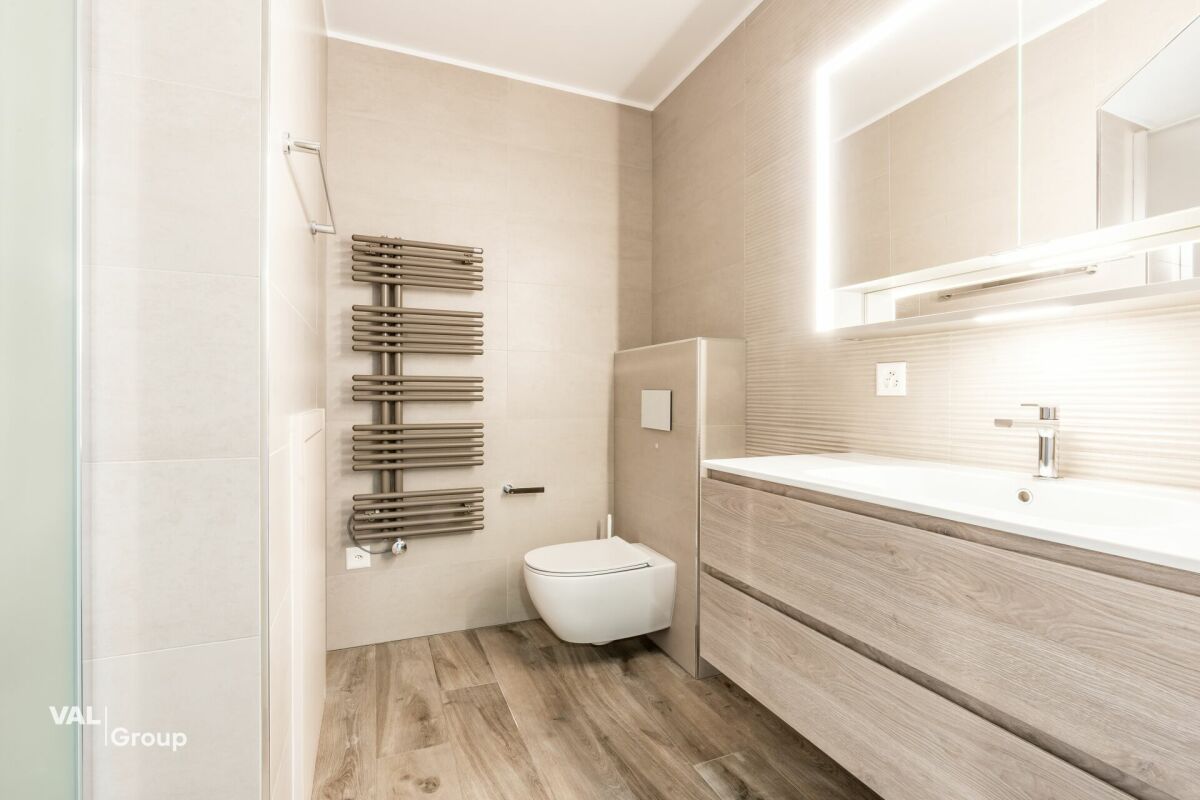 Spacieux appartement, dans maison de deux habitations