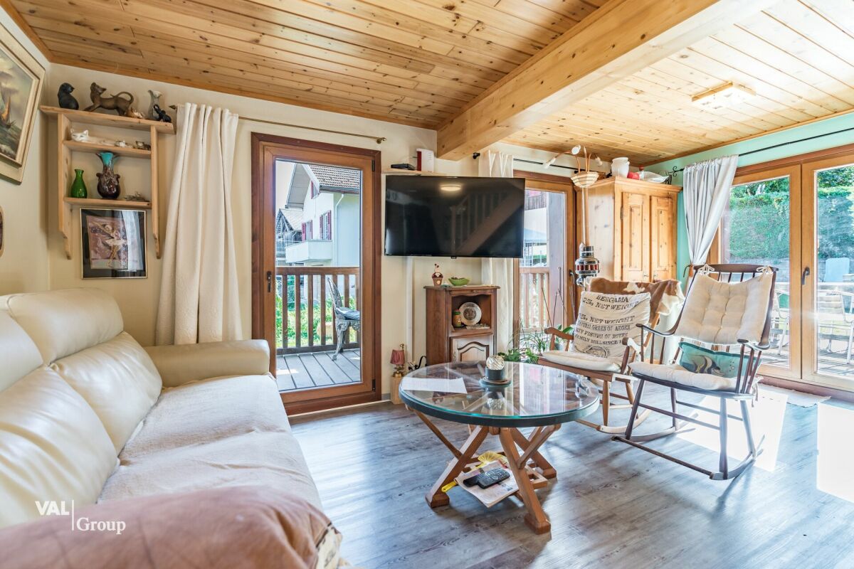 Charmant petit chalet avec spacieux jardin, en plein coeur du village