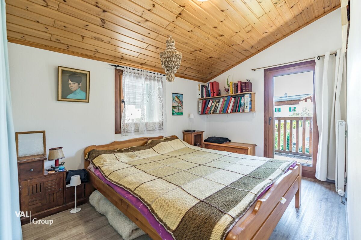Charmant petit chalet avec spacieux jardin, en plein coeur du village