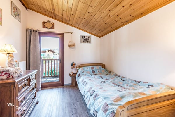Charmant petit chalet avec spacieux jardin, en plein coeur du village 5