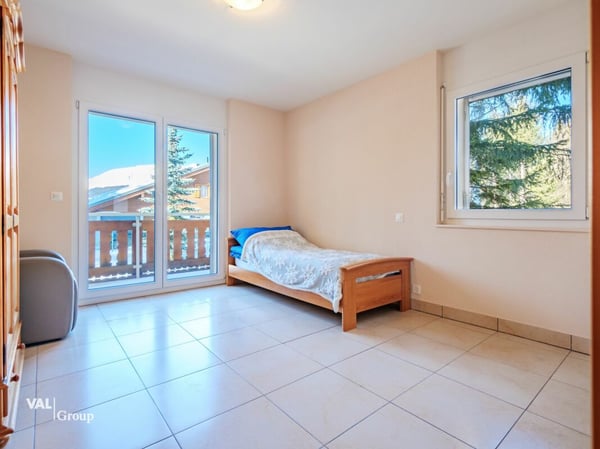 Résidence de 3 généreux logements 10
