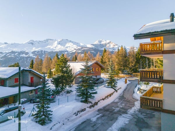 Résidence de 3 généreux logements 1