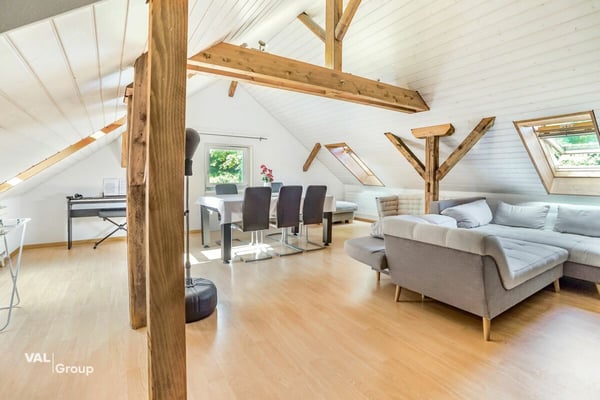 Charmante 2,5 Zi. Dachwohnung 2