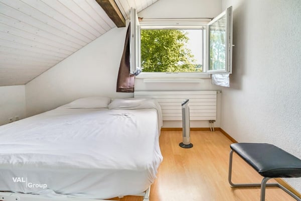 Charmante 2,5 Zi. Dachwohnung 5