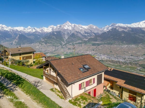 L'esprit chalet revisité dans un superbe 5 pièces 10