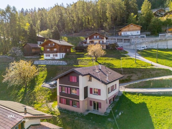 L'esprit chalet revisité dans un superbe 5 pièces 11