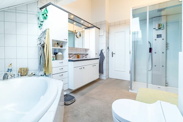 Exklusive 4,5-Zimmer-Attikawohnung mit Lift direkt in die Wohnung und grosser Panoramaterrasse in Visp 11