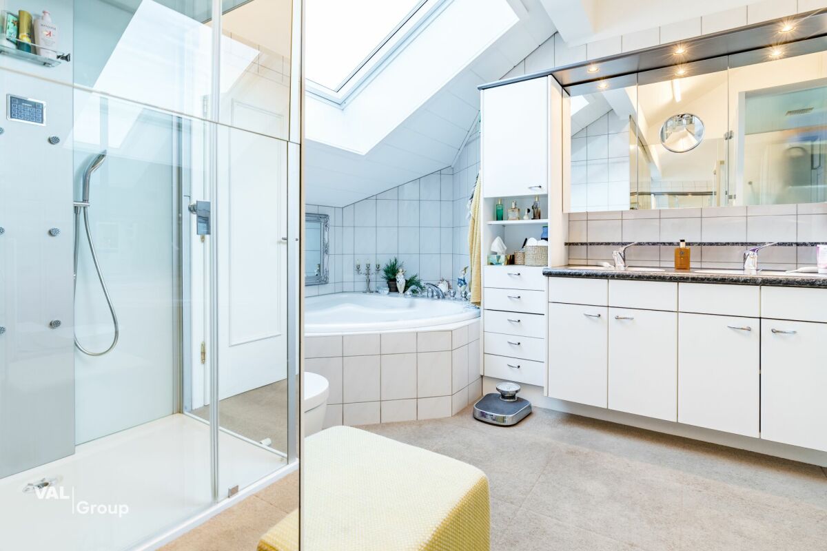Exklusive 4,5-Zimmer-Attikawohnung mit Lift direkt in die Wohnung und grosser Panoramaterrasse in Visp