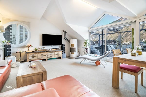 Exklusive 4,5-Zimmer-Attikawohnung mit Lift direkt in die Wohnung und grosser Panoramaterrasse in Visp 1