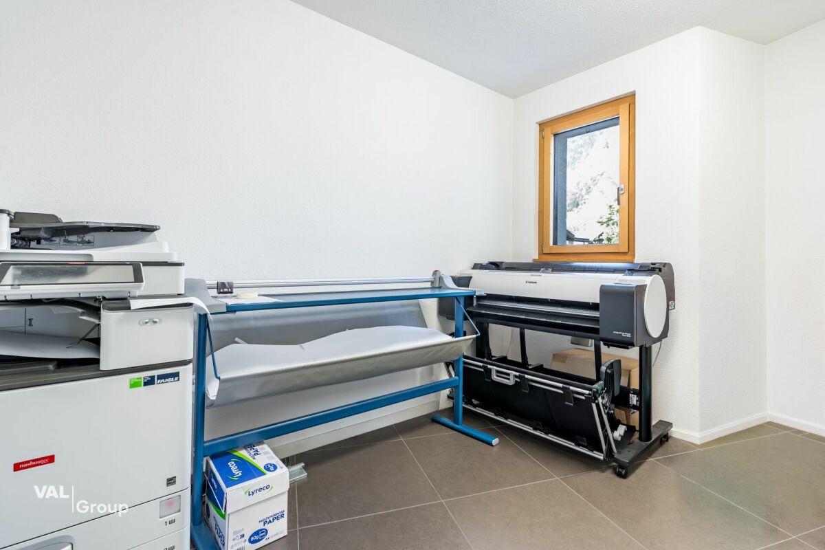 Büro, Praxis oder Wohnung - stilvolle Fläche mit vielfältigen Möglichkeiten