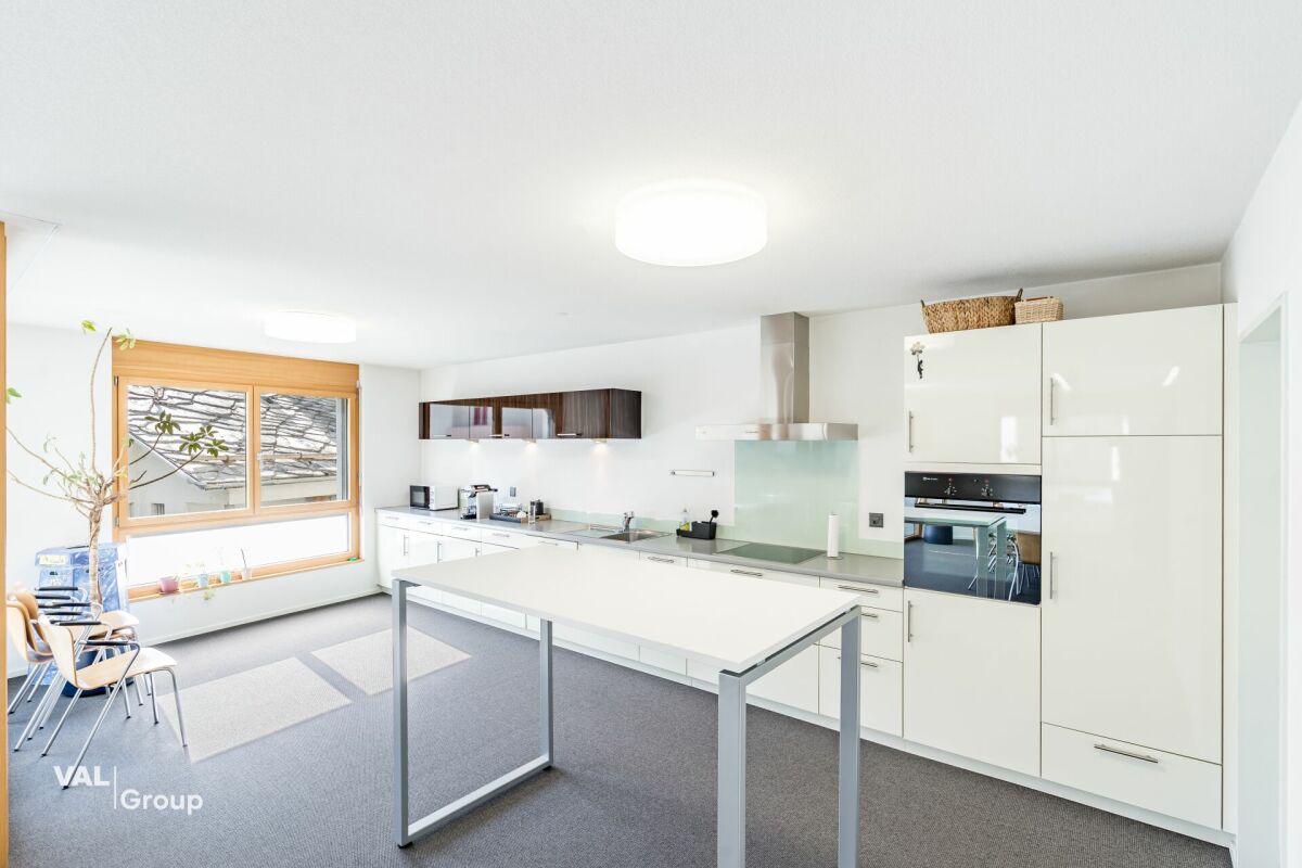 Büro, Praxis oder Wohnung - stilvolle Fläche mit vielfältigen Möglichkeiten
