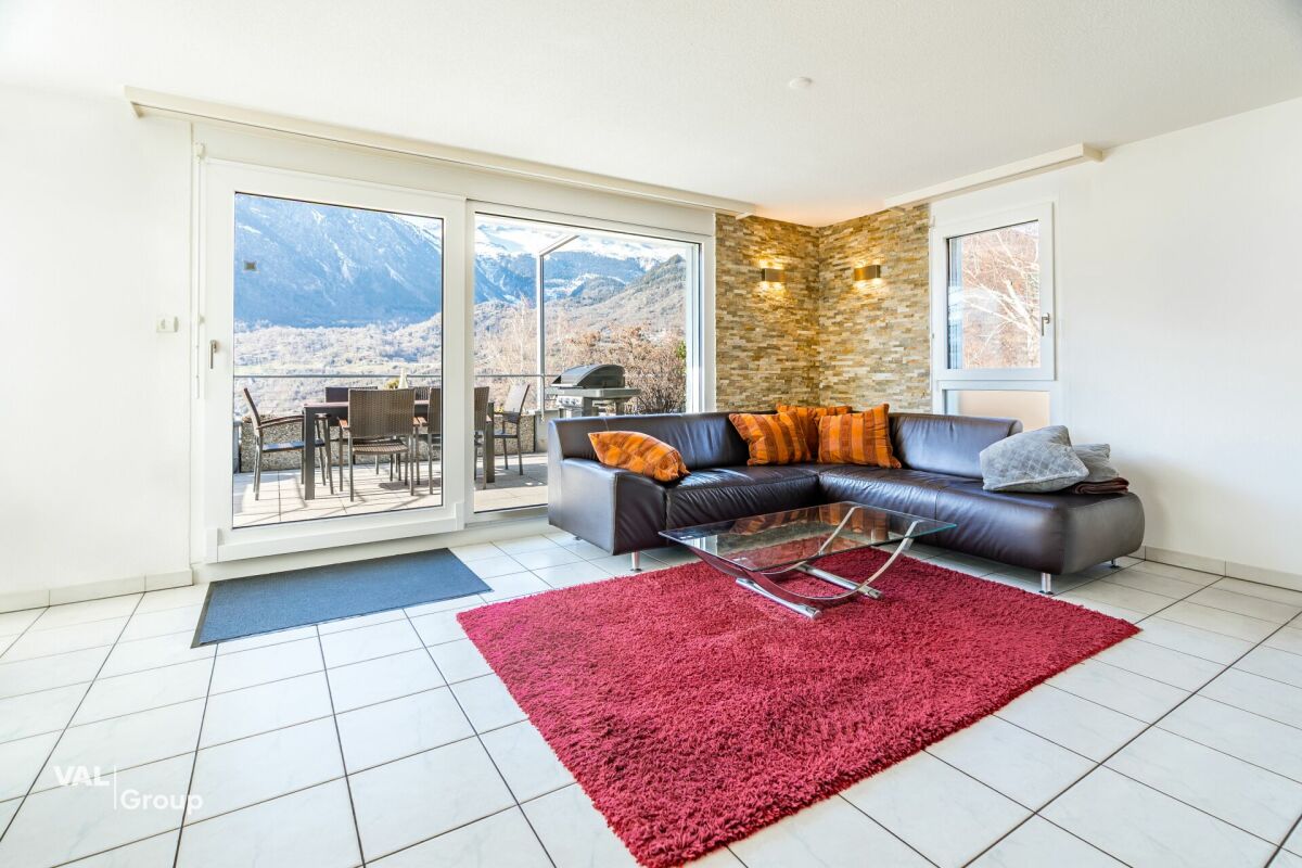 Exklusives Wohnen mit grosser Terrasse, Aussicht und Ruhe