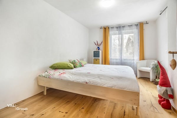 Stilvoll renoviert mit viel Platz und Charme 12