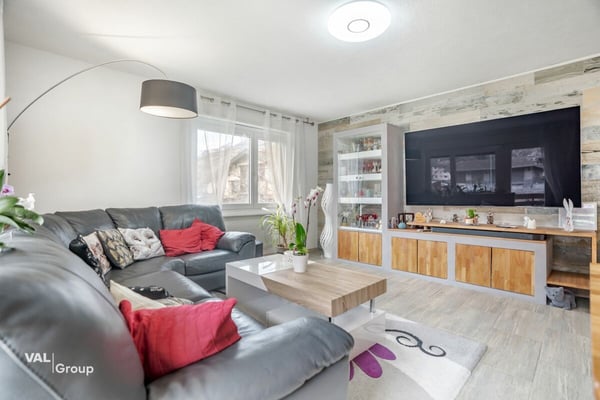 Stilvoll renoviert mit viel Platz und Charme 3