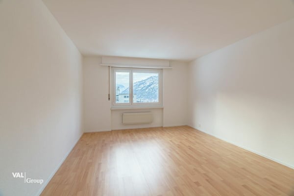 Lichtdurchflutete Wohnung mit Talsicht in familienfreundlichem Quartier 12