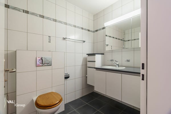 Lichtdurchflutete Wohnung mit Talsicht in familienfreundlichem Quartier 13