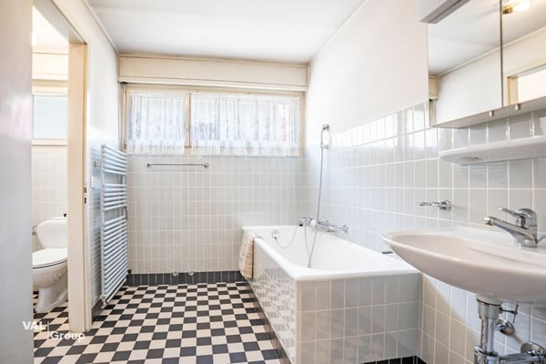 Seltene Gelegenheit: viel Raum, grosser Garten, zentrale Lage mit Gewerbeoption 20