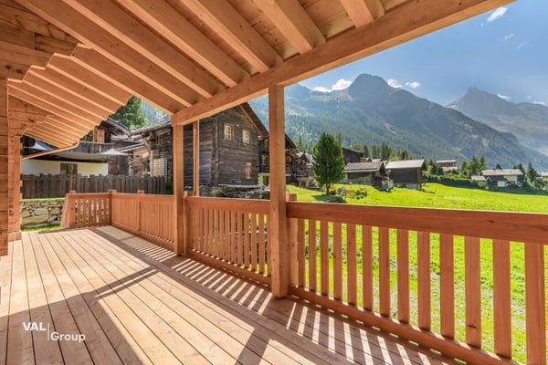 Charmant chalet aux élégances alpines dans un décor à couper le souffle 3