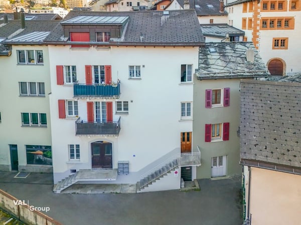 Bestehendes Mehrfamilienhaus mit Potenzial - zentral in Visp 1