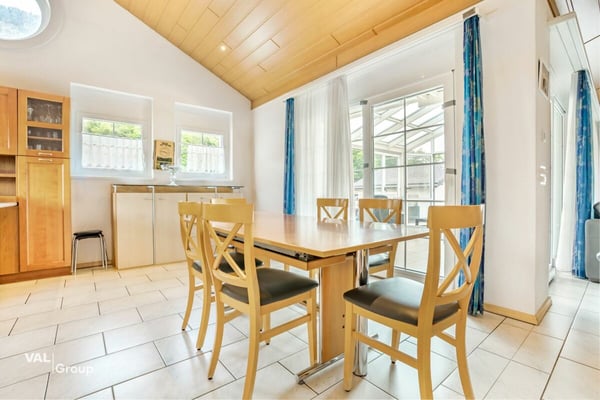 Gepflegtes Familienhaus mit Bergsicht und Wintergarten 4
