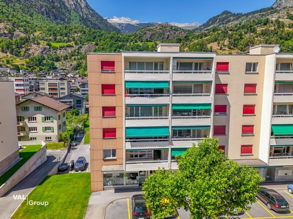 Zentral in Naters: 1.5-Zimmer-Wohnung mit Bergsicht 1