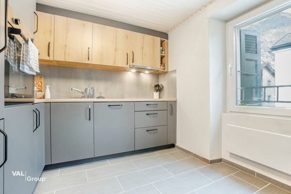 Petit immeuble de 3 lots 2.5 pièces au coeur du villlage, avec rendement brut à 4.5% 5