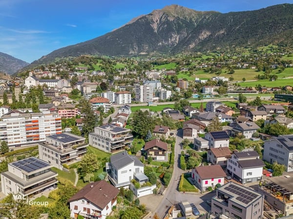 Neuwertige, helle Wohnung mit grosszügiger privater Grünfläche 17