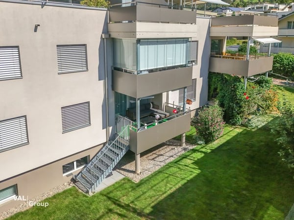 Neuwertige, helle Wohnung mit grosszügiger privater Grünfläche 12