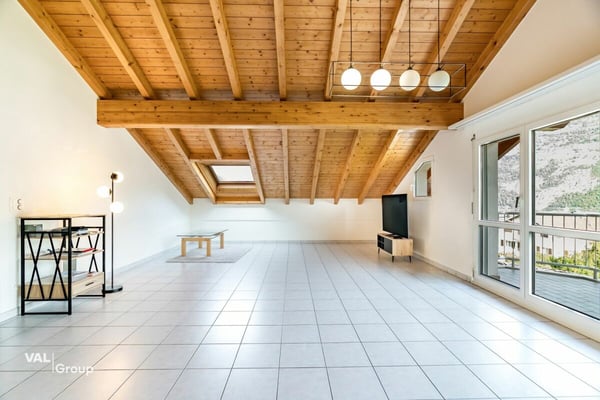 3.5 Zimmer-Dachwohnung mit Ausblick 3